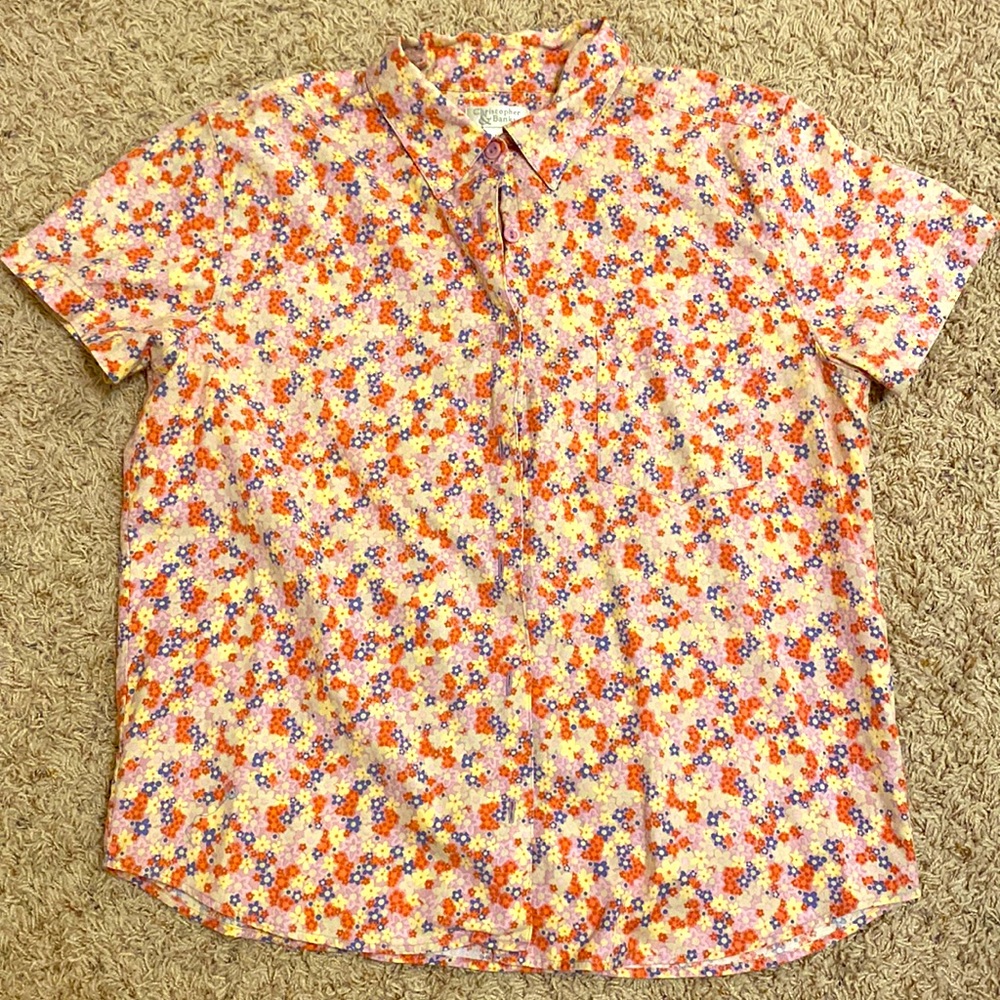 women’s L floral button up
